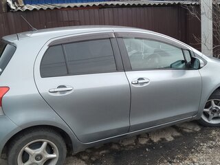 2009 Toyota Vitz II (XP90), серый, 700000 рублей, вид 3
