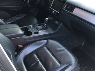 2010 Volkswagen Touareg II, серебристый, 1650000 рублей, вид 5