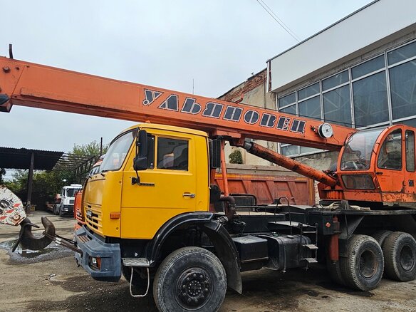2008 КамАЗ 43118, жёлтый, 3000000 рублей