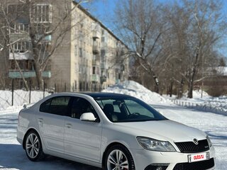 2012 Skoda Octavia RS II Рестайлинг, белый, 1370000 рублей, вид 4