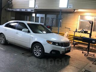 2010 Kia Magentis 5-speed II Рестайлинг, белый, 820000 рублей, вид 2
