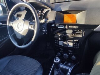 2010 Opel Astra H Рестайлинг, серебристый, 900000 рублей, вид 5