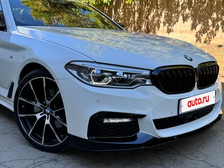 2017 BMW 5 серии 520d xDrive VII (G30/G31/G38), белый, 3490000 рублей, вид 3