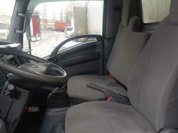 2015 Isuzu Elf (N-series), белый, 2500000 рублей - вид 5