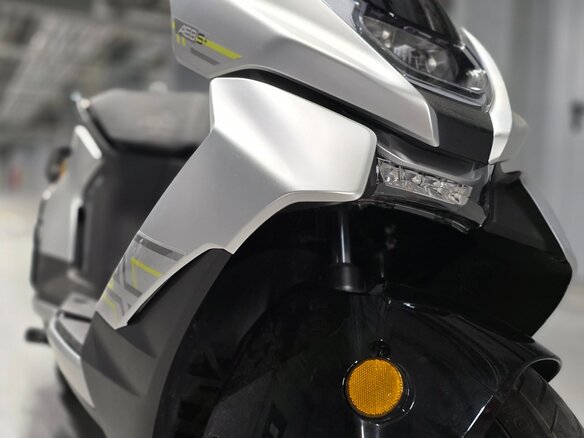 2024 Zeeho AE8 S+, серебристый, 450000 рублей