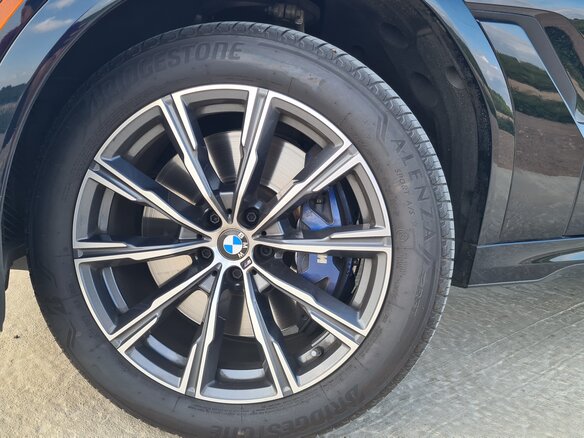 2019 BMW X6 M50i III (G06), синий, 6500000 рублей - вид 5