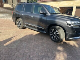 2019 Toyota Land Cruiser 200 Series Рестайлинг 2, серый, 8050000 рублей, вид 5