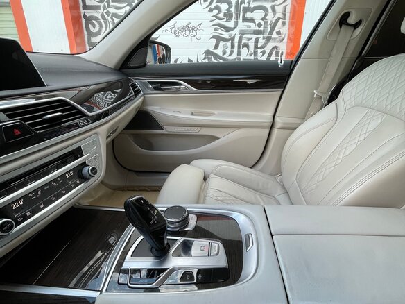 2018 BMW 7 серии Long 740Ld xDrive VI (G11/G12), серый, 3490000 рублей - вид 17