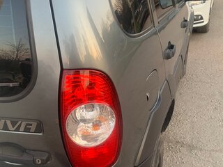2017 Chevrolet Niva I Рестайлинг, серый, 730000 рублей, вид 4