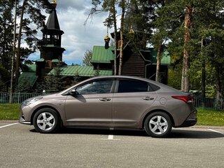 2021 Hyundai Solaris II Рестайлинг, коричневый, 1850000 рублей, вид 4