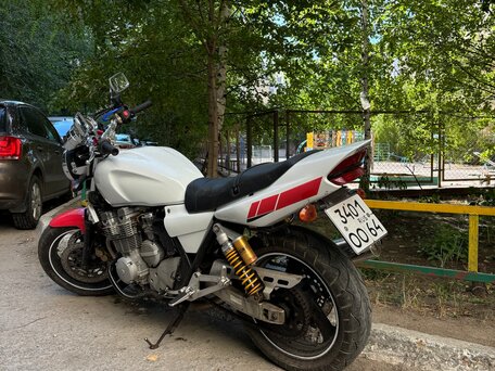 1998 Yamaha XJR400, белый, 295000 рублей, вид 3