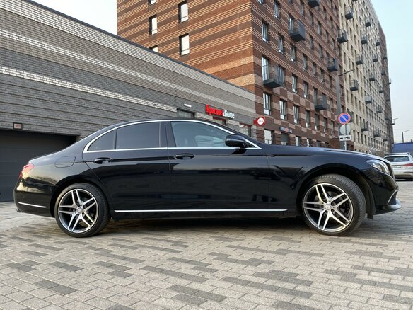 2016 Mercedes-Benz E-Класс 200 V (W213, S213, C238), чёрный - вид 6