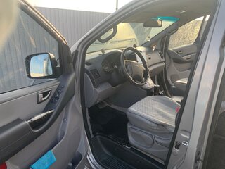 2012 Hyundai Grand Starex I, серый, 2000000 рублей, вид 3