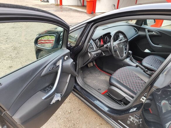 2012 Opel Astra J Рестайлинг, чёрный, 750000 рублей - вид 7