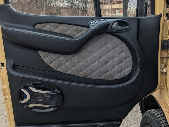 2005 Mercedes-Benz Sprinter, жёлтый, 3300000 рублей - вид 12