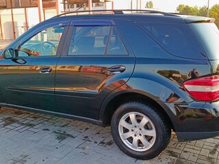 2005 Mercedes-Benz M-Класс 350 II (W164), чёрный, 1000000 рублей, вид 3