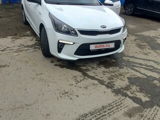 2019 Kia Rio IV, белый, 1450000 рублей, вид 2