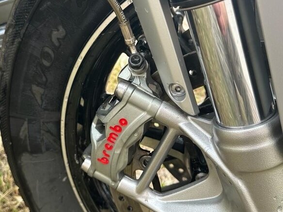 2021 Triumph Rocket III, чёрный, 1999999 рублей - вид 14