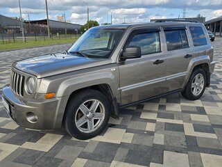 2008 Jeep Liberty (Patriot), бежевый, 757000 рублей, вид 3