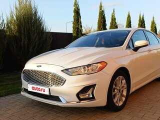 2019 Ford Fusion (North America) II Рестайлинг, белый, 1900000 рублей, вид 1