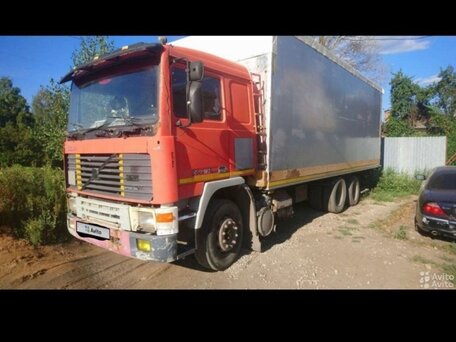 1990 Volvo F-Series, красный, 300000 рублей, вид 1