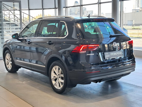 2020 Volkswagen Tiguan II, чёрный, 3410000 рублей - вид 6