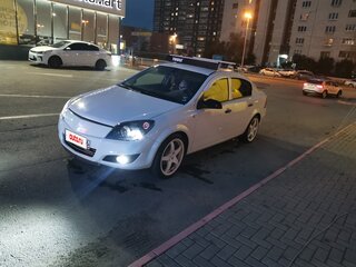 2013 Opel Astra H Рестайлинг, белый, 490000 рублей, вид 1