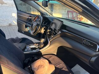 2021 Toyota Camry VIII (XV70) Рестайлинг, чёрный, 3500000 рублей, вид 4