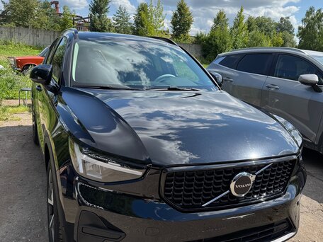 2023 Volvo XC40 I Рестайлинг, чёрный, 6700000 рублей, вид 2