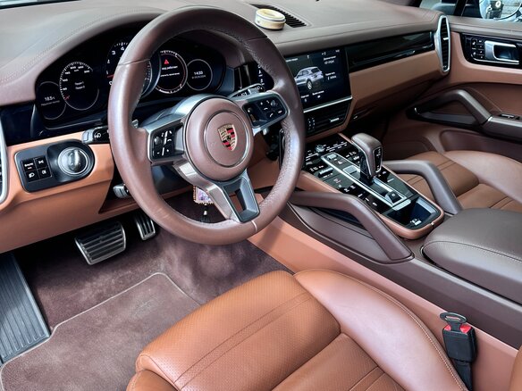 2019 Porsche Cayenne S III, чёрный, 9500000 рублей - вид 3