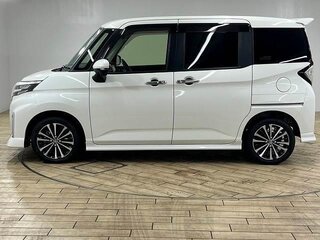 2022 Toyota Roomy I Рестайлинг, белый, 960000 рублей, вид 4