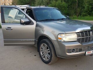 2008 Lincoln Navigator III, серый, 1600000 рублей, вид 3