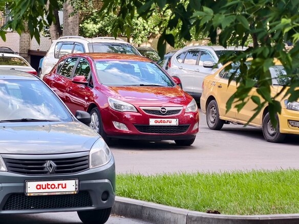2010 Opel Astra J, красный, 950000 рублей - вид 5