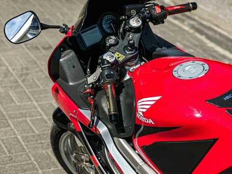 2001 Honda CBR 600F, серебристый, 409500 рублей, вид 5