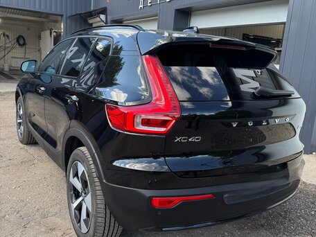 2023 Volvo XC40 I Рестайлинг, чёрный, 6700000 рублей, вид 5