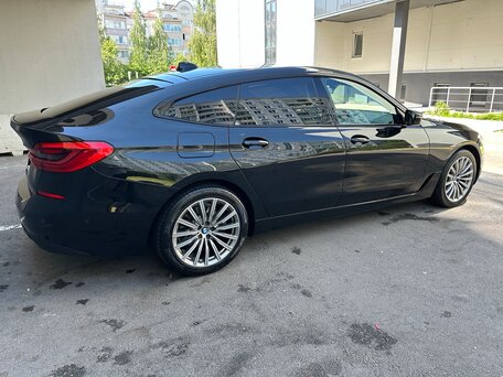 2018 BMW 6 серии Gran Turismo 620d IV (G32), чёрный, 2850000 рублей, вид 3