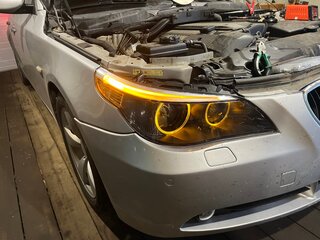 2004 BMW 5 серии 520i V (E60/E61), серебристый, 780000 рублей, вид 3