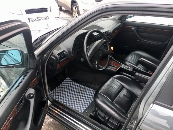 1990 BMW 7 серии 750i II (E32), серый - вид 12