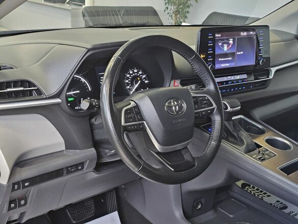 2022 Toyota Sienna IV, серый, 4299000 рублей - вид 12