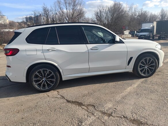 2019 BMW X5 30d IV (G05/G18), белый, 6600000 рублей - вид 5
