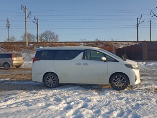 2022 Toyota Alphard III Рестайлинг, белый, 6000000 рублей, вид 4
