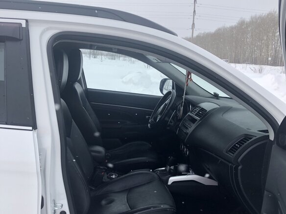 2010 Mitsubishi ASX I, белый - вид 5