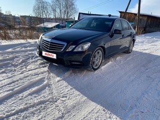 2011 Mercedes-Benz E-Класс 200 7G-Tronic IV (W212, S212, C207), чёрный, 1780000 рублей, вид 1