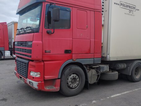 2005 DAF XF 95, красный, 1800000 рублей, вид 1