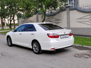 2016 Toyota Camry VII (XV50) Рестайлинг, белый, 1950000 рублей, вид 5