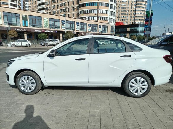2026 Lada (ВАЗ) Vesta I Рестайлинг (NG), белый - вид 7