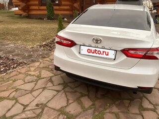 2021 Toyota Camry VIII (XV70) Рестайлинг, белый, 2400000 рублей, вид 3