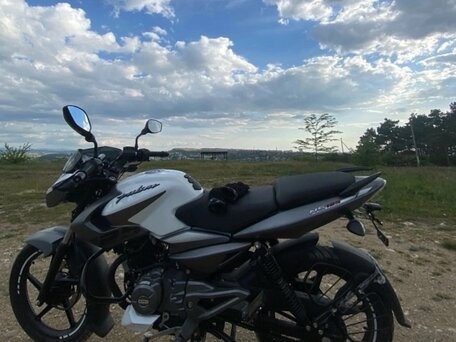 2022 Bajaj Pulsar NS 125, белый, 165000 рублей, вид 1