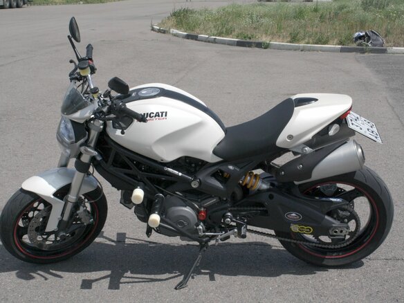 2009 Ducati Monster 696, белый - вид 5