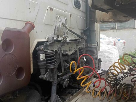 1992 Volvo F-Series, белый, 1600000 рублей, вид 1